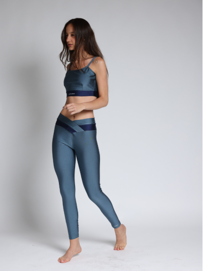 Calça leggin efeito metalizado com detalhe na cintura Azul Petróleo