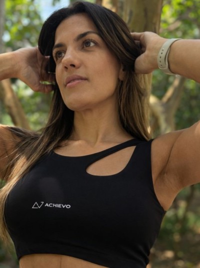 Top cropped com detalhes assimétricos - Tam Único Cor:Preto
