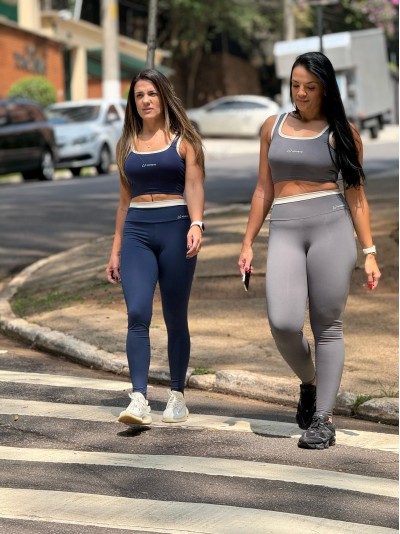 Top cropped regata PowerFit Cor:Cinza Chumbo