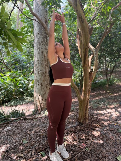 Calça leggin Power Fit com detalhe no cós Marrom Coffee com  Off White