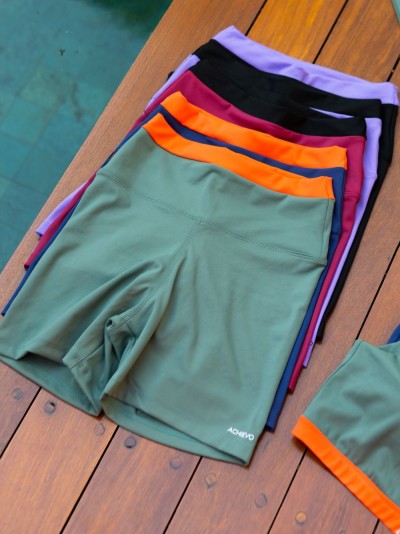 Shorts Com Detalhe No Cós 